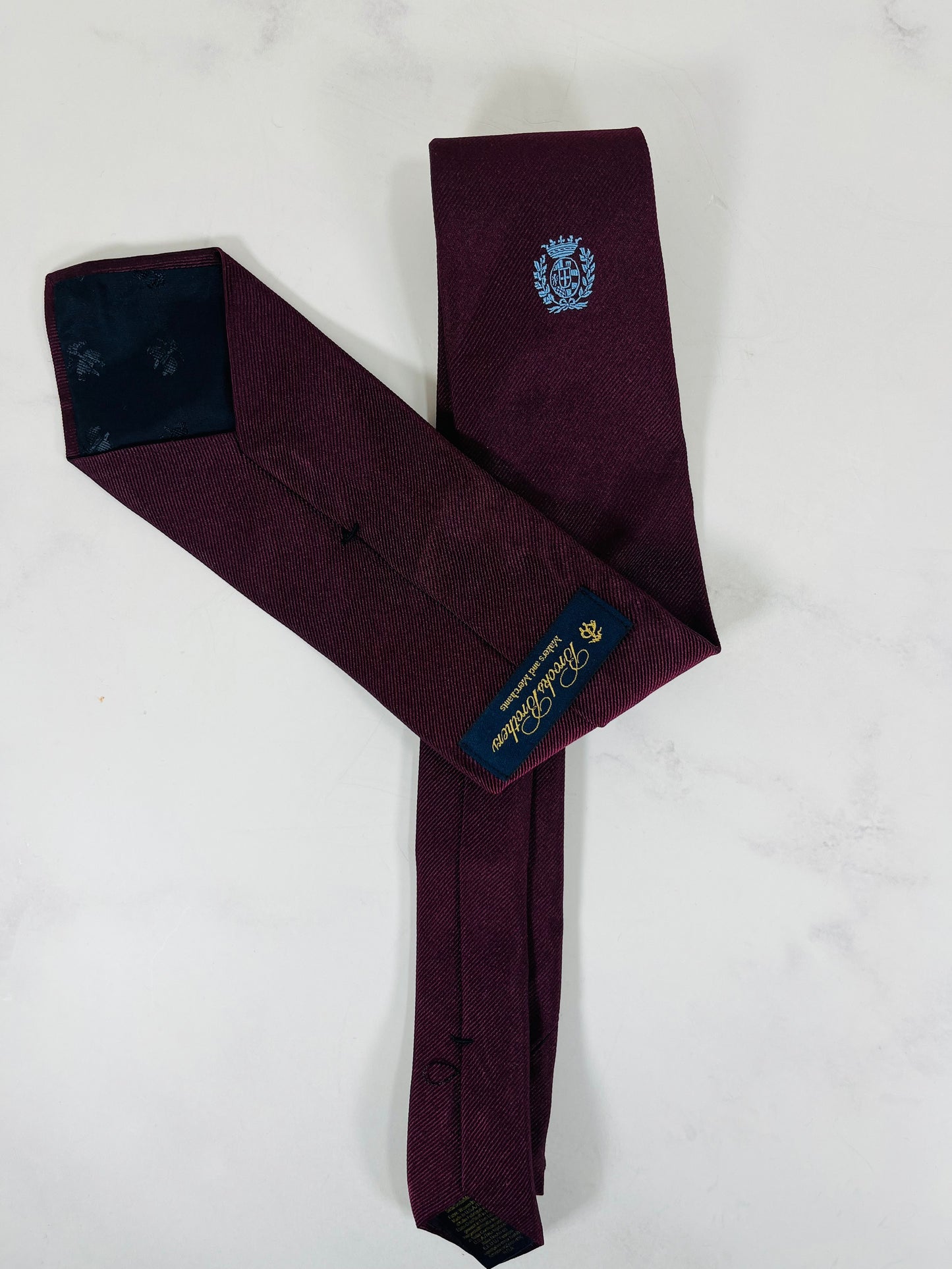 Corbata Brooks Brothers vino